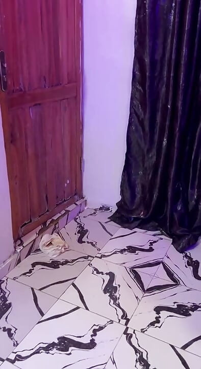 Majikan hot ngentot habis-habisan sama pelayannya.