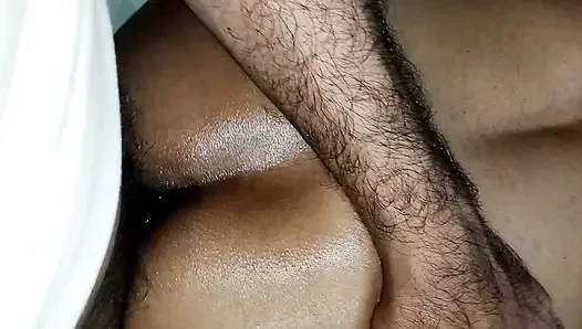 Üvey kız kardeşinin sıkı göt deliği anal sekste dölle dolu
