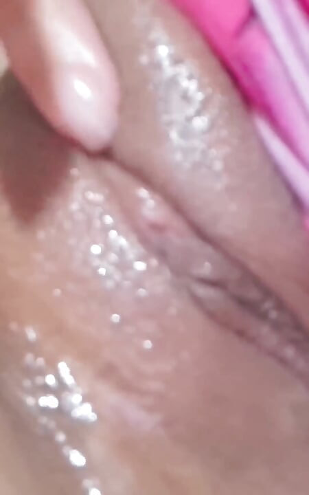 コロンビアの女性が美味しく自分を触る