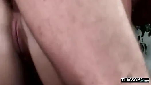 Sarışın orta yaşlı seksi kadının ıslak anal esneme festivalinde göt yalamaları