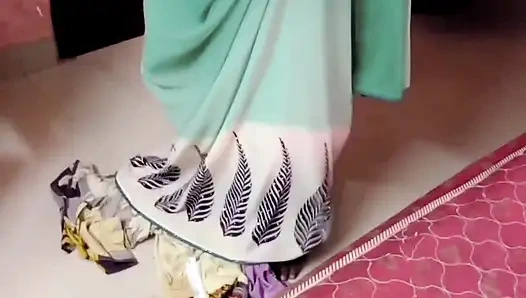 Desi tamilische ehefrau renu nasser nackter körper handtuch trocken &langsam sari-anziehen necken! Indianhotwifex
