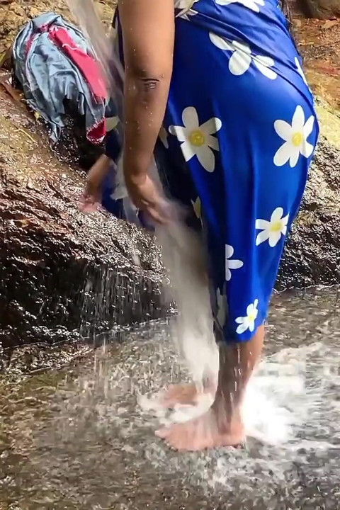Sri Lankan Natural Girl Bathing