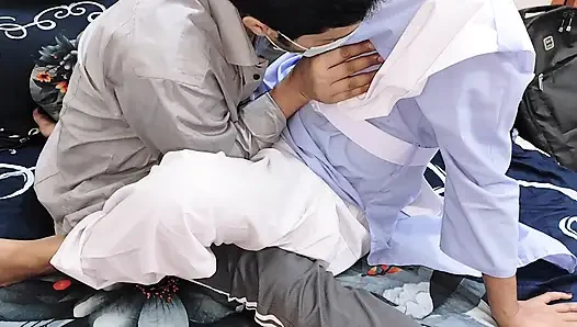 Indische bengali schönes studenten-sexvideo beim lehrer zu hause.