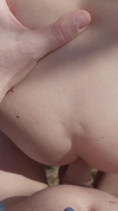 Eu pedi a um estranho para me foder na floresta - POV MILF | Clipe 1