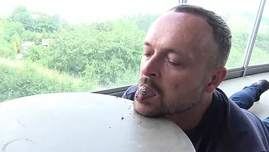 Asbak manusia Smirni!