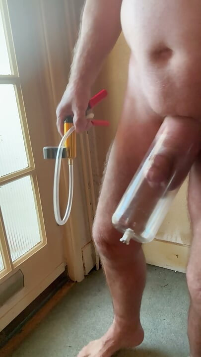 자지와 불알 펌핑하기