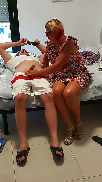 A Beautiful Slut Sucked All the Sperm Out of My Dick at the Hotel and Squeezed It Out to the Last Drop.