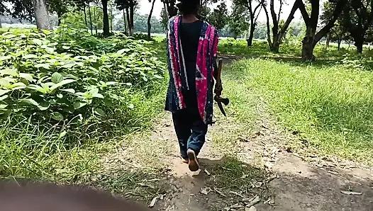 Ateşli köylü desi yengenin seksi bugün orman parkında buluştu - yenge meri dost