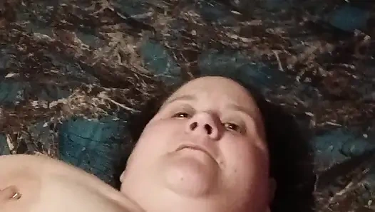 Yalıyor ve sikişiyor