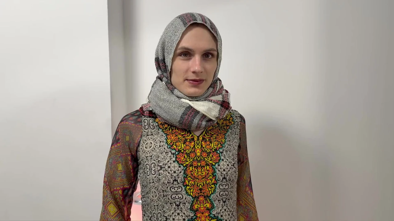 Büyük yarağıyla beni sikiyor