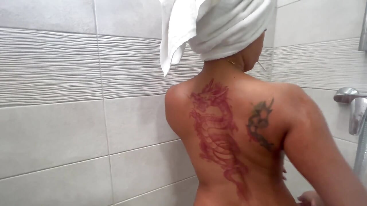 Ibu tiri Berkongsi Katil Dan Dapat Seks Dubur