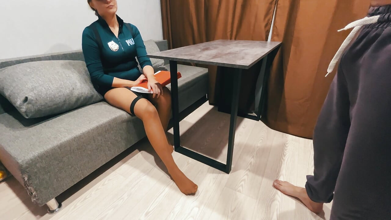 The police do not move. Com did not come, cop