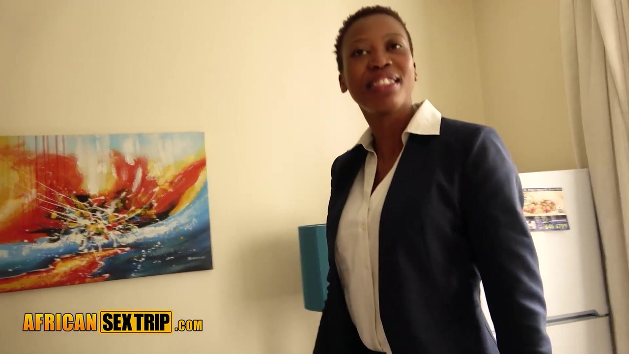 出轨的乌木宝贝在他不在的时候被她男人的朋友狠操