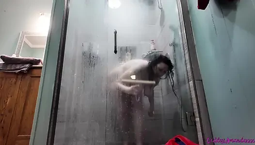 Amanda si cewek super semok lagi asik menggoda di kamar mandi