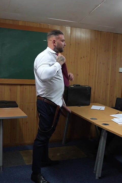 Ofisteki yaramaz adamlar
