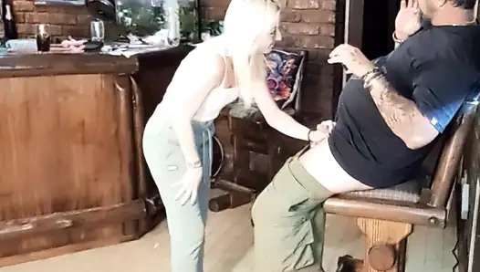 She's the Queen and she knows how to suck on her knees