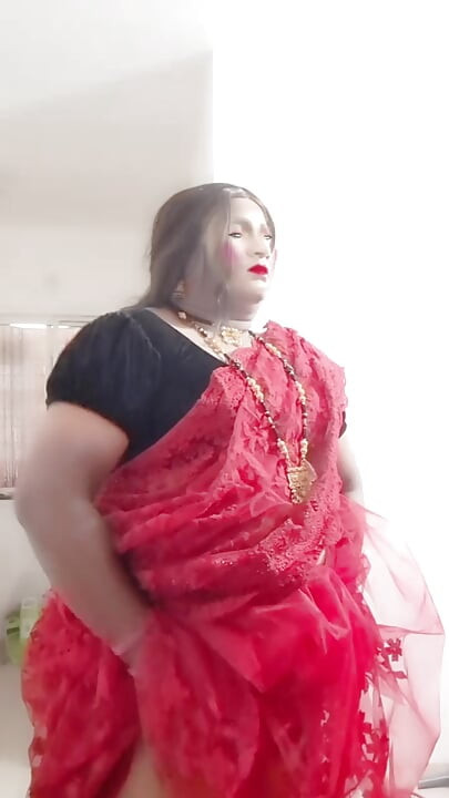Seks pritucroosy dengan teman crossdresser bagian 1