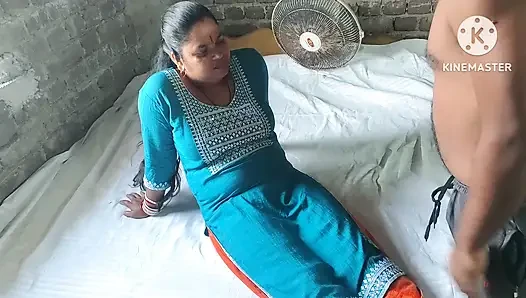 Adik ipar menelanjangi dan ngentot adik iparnya.