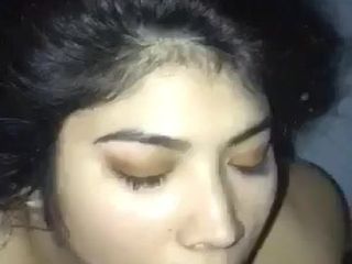 Latin flickvän ansiktsbehandling
