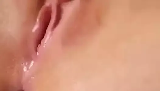 Fingering in wet and squirting pussy
