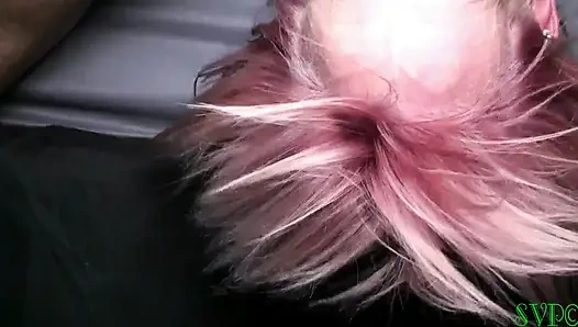 Ateşli genç erkek avcısı nine üvey oğlunu sikiyor