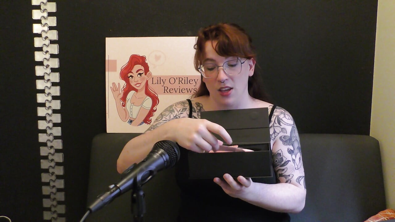 NSFW Review of the Honey Pistil Licking Vibrator From the Bad Peach