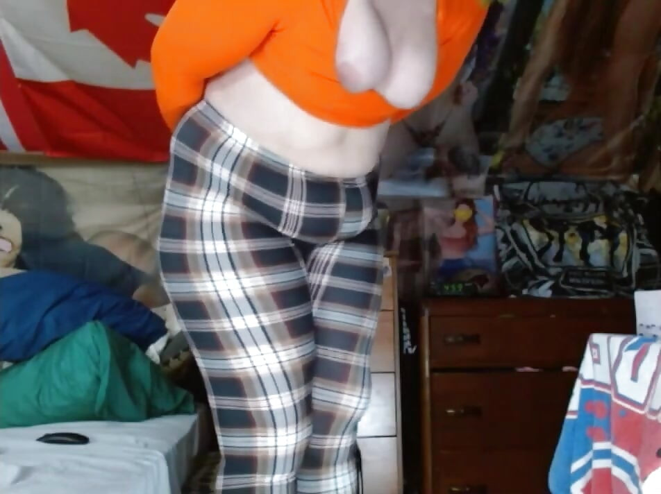 Fat Sissy CosmicJones88 Shakes Big ass in Leggings and without