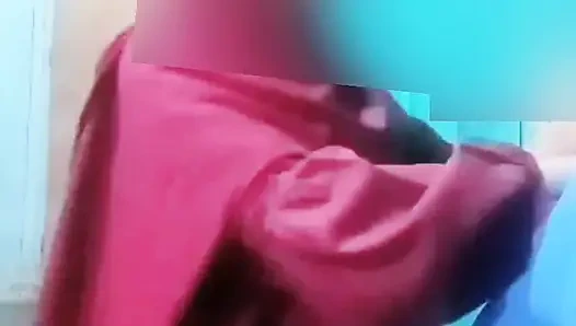 İş yerinde kocası tarafından terk edilen komşu karısıyla hatıralar