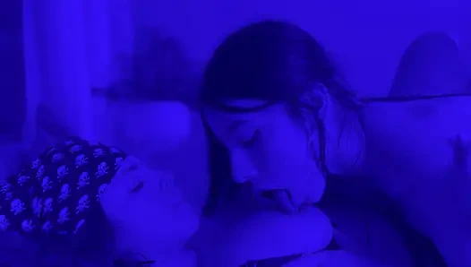 Выпускная Вечеринка Выходит Из-под Контроля, И Я В Итоге Трахаю Свою Лучшую Подругу Из Колледжа