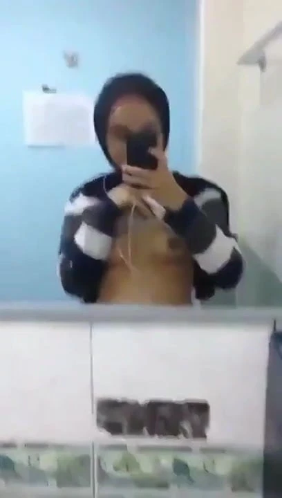 Turbanli tuvalette show yapiyor