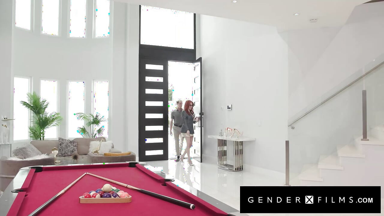 GENDERX FILMS - Un gospodar excitat o fute pe roșcata Trans Ariel Demure - De la tur de casă la sex dur!
