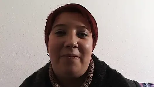 Ahegao trans-schlampe fingert arsch beim schwanzstreicheln