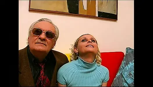 Сияющая MILF в трахе