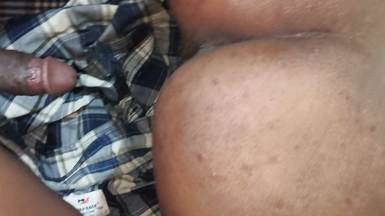 18岁女孩的逼被操