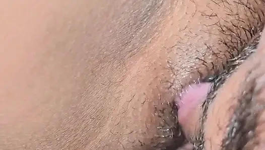 Chhoti bah#n ki chut chat ke pani nikal dia aaj hiandi audio