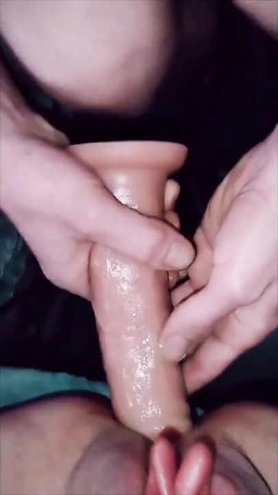 "Kocam tarafından fışkırtmak için dildoyla azmama izin ver" den ikonik an