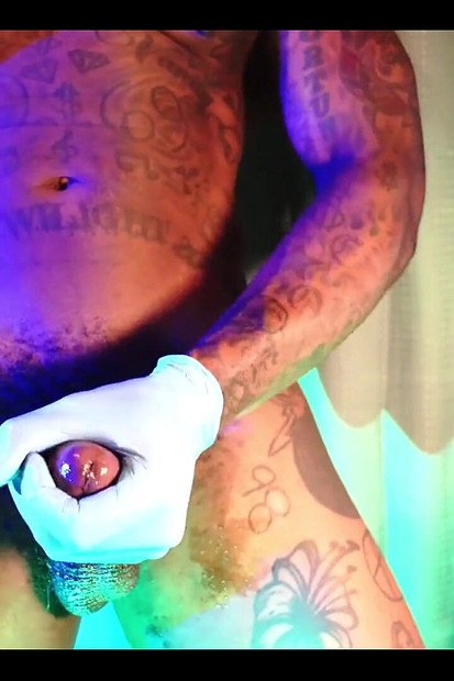 VELIKA CRNA KURČINA OBOŽAVA HALELUJA DŽONSON (VERUJ MI )