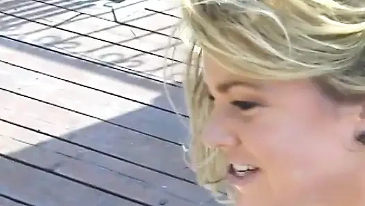 Киску милфы-блондинки поглотили и наполнили густым кримпаем