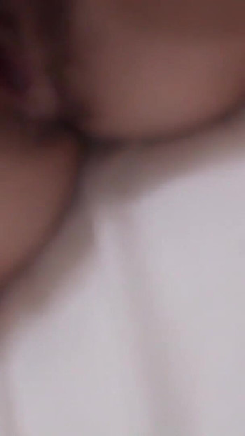 Detik epik dari "remaja berbulu Jepun dikongkek begitu keras sehingga dia mengalami orgasme satu demi satu"