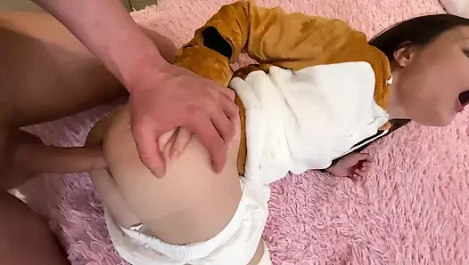 Üvey kız kardeşimi durmadan boşalttı
