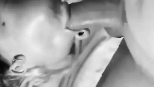 Если это не самое удивительное и истинное поклонение члену, то мое имя не большой хуй