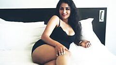 Desnudarse, Radhika Roy