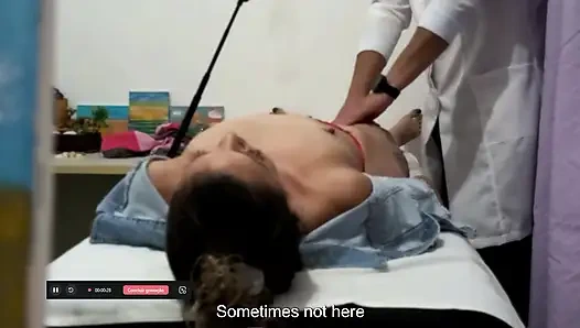 Невинный осмотр превращается в дикий - ортопед соблазняет и трахает пациентку