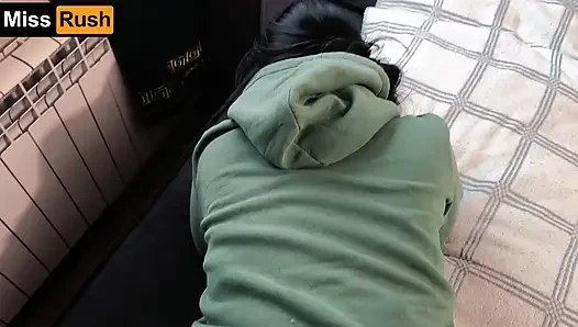 POV Miss Rush heißer bekleideter sex mit einer schönen gesichts- und oralen gesichtsbesamung