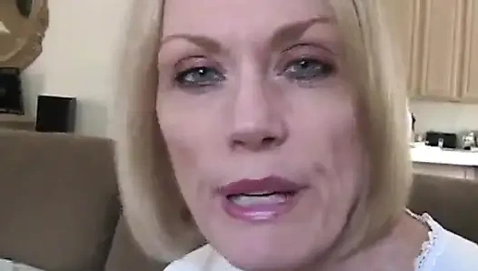 Melanie si seksi bejat: aku pengen spermamu!