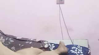 Menino indiano se masturbando