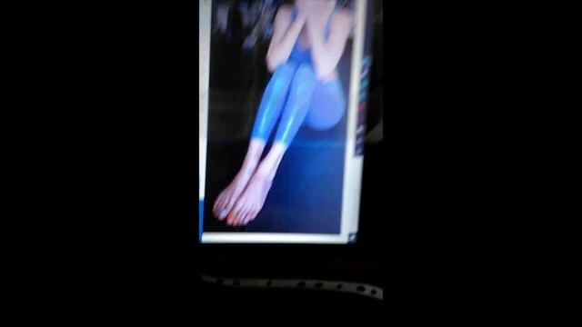 Brie Larson Cum Tribute (together with feet fetish)