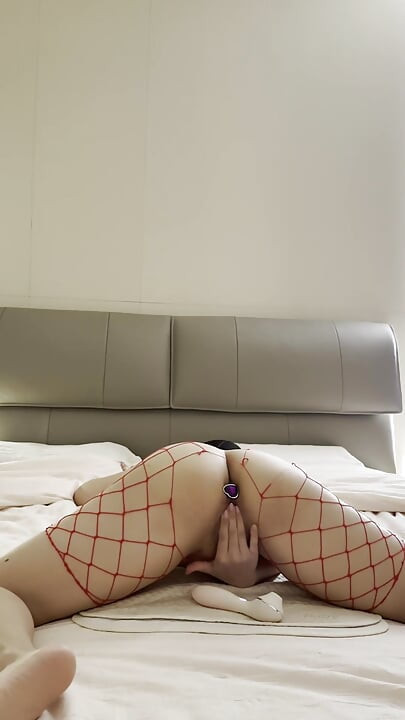 アジアン・インテンション・マスターベーション、バットプラグとバイブレーター、フィッシュネットストッキングのファンタジー