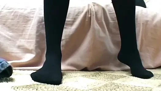 Blonde Spreads Fresh Cum Over Her Body