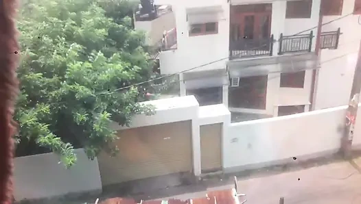 Ibu tiri nyepong sambil pakai gaun pesta